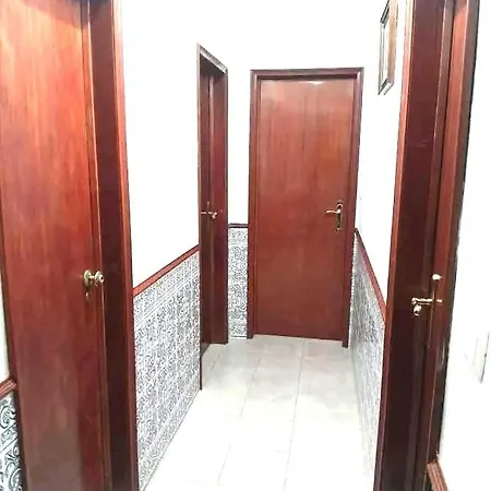 Small Private Tourist Near Airport Lisbon Séjour chez l'habitant