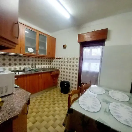 Modest Private Near Airport Lisbon *