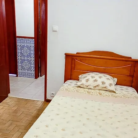 Modest Private Near Airport Lisbon * Sao Joao da Talha